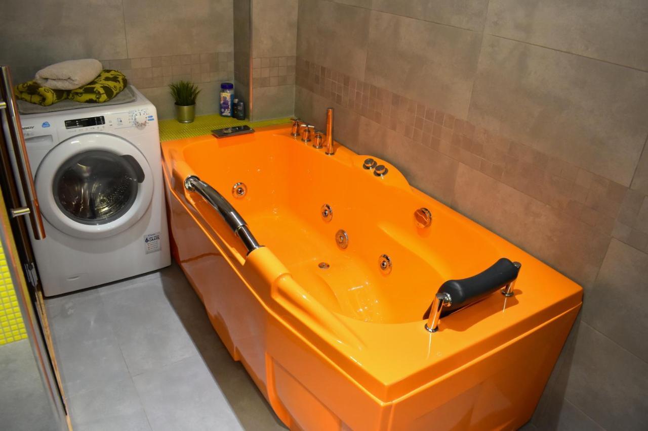 New Central Rooftop With Private Wellness, Sauna & Whirlpool Bath 布拉格 外观 照片